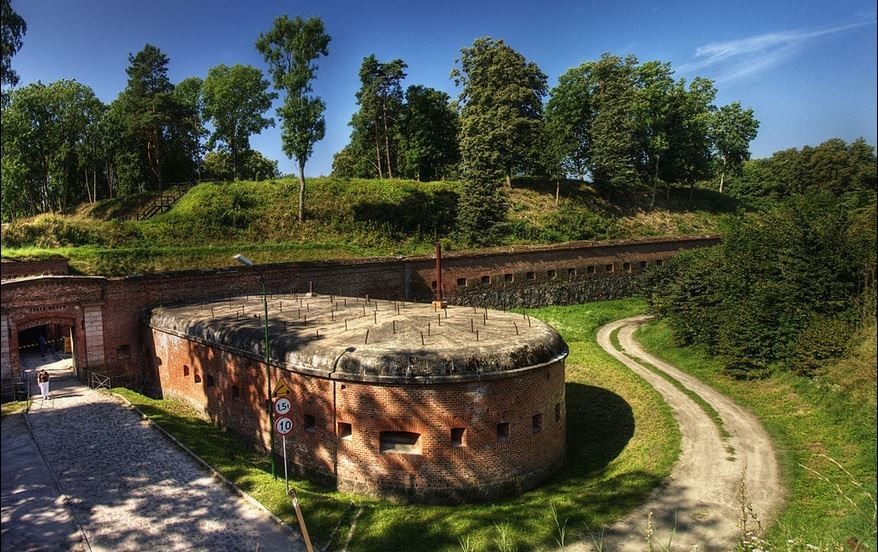 Strongholds and forts in Poland