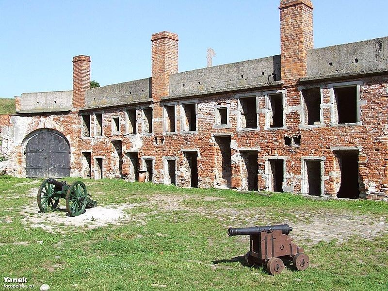 Strongholds and forts in Poland