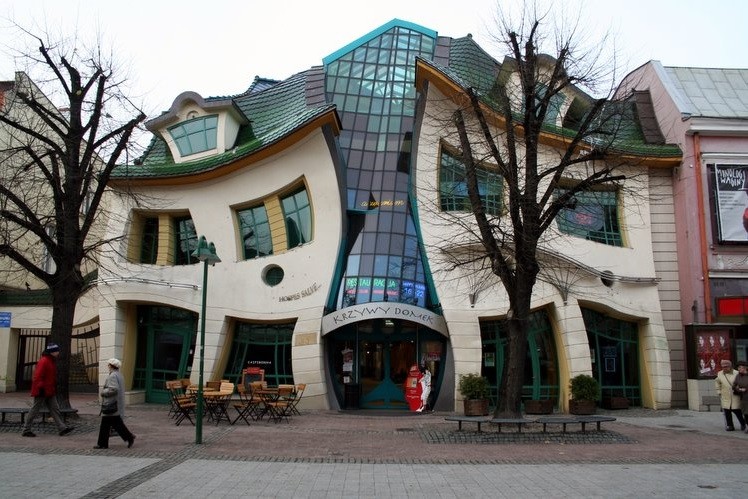 Crooked House, Sopot