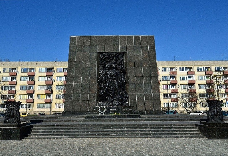 Monument to the Ghetto Heroes