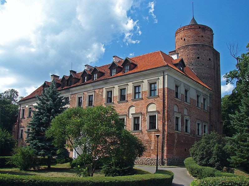 Uniejów Castle