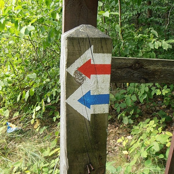 Tourist hiking trails in Poland and their signs   